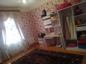 İcarəyə verilir 2 otaqlı 60 m2 köhnə tikili Elmlər Akademiyası m.