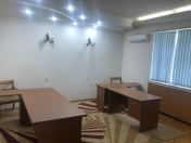 İcarəyə verilir 4 otaqlı 130 m2 ofis 28 May m.
