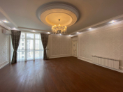 Satılır 3 otaqlı 126 m2 yeni tikili 8 Noyabr m.