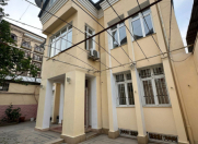 İcarəyə verilir 6 otaqlı 400 m2 ofis Gənclik m.