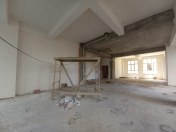 Satılır 1 otaqlı 220 m2 obyekt Elmlər Akademiyası m.