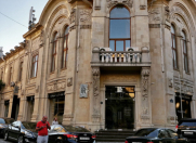 İcarəyə verilir 2 otaqlı 78 m2 köhnə tikili Sahil m.