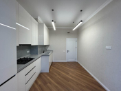 Satılır 2 otaqlı 82 m2 yeni tikili 28 May m.