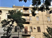 İcarəyə verilir 3 otaqlı 140 m2 köhnə tikili 28 May m.