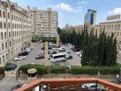 İcarəyə verilir 2 otaqlı 77 m2 köhnə tikili 28 May m.