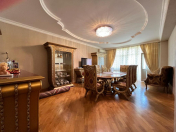 Satılır 2 otaqlı 100 m2 yeni tikili 28 May m.