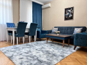 İcarəyə verilir 3 otaqlı 85 m2 köhnə tikili Şah İsmayıl Xətai m.