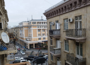 İcarəyə verilir 3 otaqlı 75 m2 köhnə tikili Sahil m.