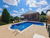 Satılır 4 otaqlı 390 m2 bağ evi Şüvəlan