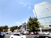 İcarəyə verilir 2 otaqlı 70 m2 köhnə tikili 28 May m.