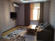 İcarəyə verilir 2 otaqlı 95 m2 köhnə tikili İçəri Şəhər m.