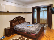 İcarəyə verilir 3 otaqlı 75 m2 köhnə tikili 28 May m.