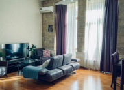 İcarəyə verilir 2 otaqlı 65 m2 köhnə tikili 28 May m.