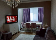 Satılır 3 otaqlı 95 m2 köhnə tikili Yasamal parkı