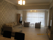 İcarəyə verilir 2 otaqlı 85 m2 yeni tikili 28 May m.