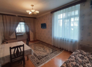 İcarəyə verilir 2 otaqlı 74 m2 köhnə tikili Həzi Aslanov m.