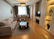 Satılır 3 otaqlı 130 m2 yeni tikili Yasamal r.