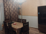 İcarəyə verilir 2 otaqlı 80 m2 köhnə tikili Gənclik m.