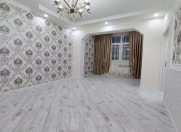 Satılır 2 otaqlı 55 m2 köhnə tikili Moskva univermağı