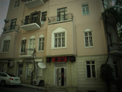 İcarəyə verilir 3 otaqlı 78 m2 köhnə tikili İçəri Şəhər m.