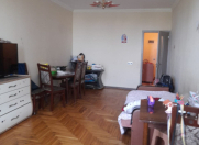 Satılır 2 otaqlı 50 m2 köhnə tikili Gənclik m.