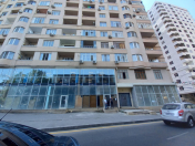 Satılır 1 otaqlı 220 m2 obyekt İnşaatçılar m.