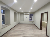 İcarəyə verilir 3 otaqlı 62 m2 ofis Nizami m.