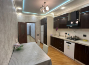 İcarəyə verilir 3 otaqlı 95 m2 yeni tikili 8 Noyabr m.