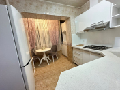 İcarəyə verilir 3 otaqlı 75 m2 köhnə tikili Xalqlar Dostluğu m.