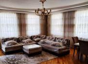 İcarəyə verilir 3 otaqlı 135 m2 yeni tikili Elmlər Akademiyası m.