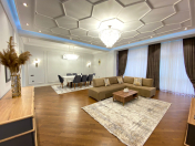 İcarəyə verilir 4 otaqlı 244 m2 yeni tikili 28 May m.