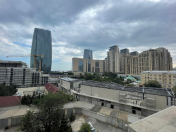 İcarəyə verilir 3 otaqlı 90 m2 köhnə tikili Şah İsmayıl Xətai m.