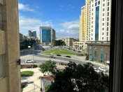 İcarəyə verilir 2 otaqlı 68 m2 köhnə tikili Elmlər Akademiyası m.