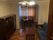 İcarəyə verilir 2 otaqlı 57 m2 köhnə tikili Elmlər Akademiyası m.