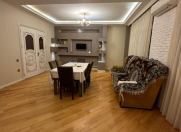 İcarəyə verilir 3 otaqlı 90 m2 köhnə tikili 28 May m.