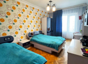 Satılır 4 otaqlı 100 m2 köhnə tikili Gənclik m.