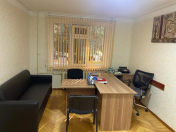 İcarəyə verilir 3 otaqlı 60 m2 ofis Şah İsmayıl Xətai m.