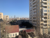 İcarəyə verilir 2 otaqlı 65 m2 köhnə tikili Heydər Əliyev Mərkəzi
