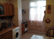 Satılır 2 otaqlı 60 m2 köhnə tikili Xalqlar Dostluğu m.