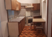 İcarəyə verilir 2 otaqlı 60 m2 köhnə tikili 28 May m.