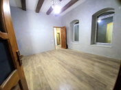 Satılır 3 otaqlı 99.7 m2 köhnə tikili Beşmərtəbə