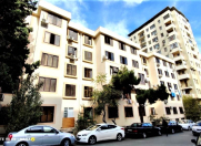 İcarəyə verilir 2 otaqlı 60 m2 köhnə tikili 28 May m.