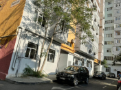 Satılır 2 otaqlı 70 m2 köhnə tikili Gənclik m.