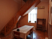 İcarəyə verilir 4 otaqlı 170 m2 köhnə tikili Sahil m.