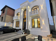 Satılır 8 otaqlı 240 m2 villa Badamdar