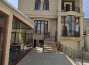 Satılır 6 otaqlı 300 m2 villa Bakıxanov