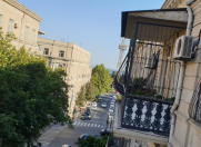 Satılır 3 otaqlı 120 m2 köhnə tikili Sahil m.