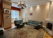 İcarəyə verilir 5 otaqlı 180 m2 köhnə tikili Sahil m.