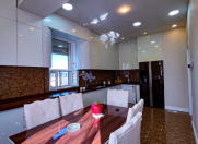 İcarəyə verilir 4 otaqlı 360 m2 yeni tikili Nəriman Nərimanov m.