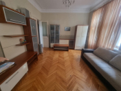 İcarəyə verilir 2 otaqlı 60 m2 köhnə tikili Elmlər Akademiyası m.